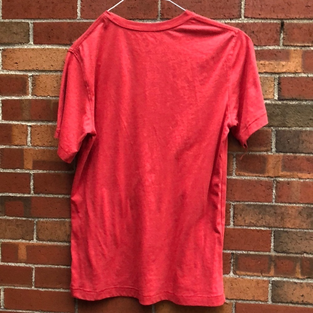 Cherokee red tee - Picture 3 of 3